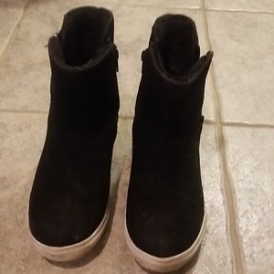 Steve Madden girls black suede boots, sz 3